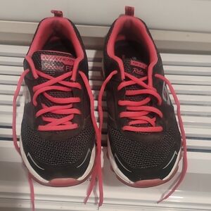 SKECHERS Relaxes Fit Air-Cooled Memory Foam Sz. 6